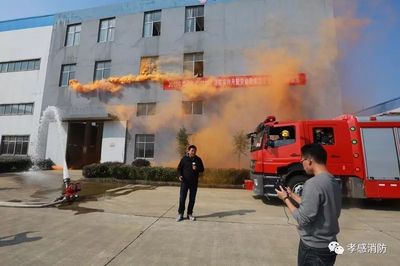 119消防日丨中央電視臺直播孝感支隊(duì)開展勞動密集型企業(yè)疏散逃生演練